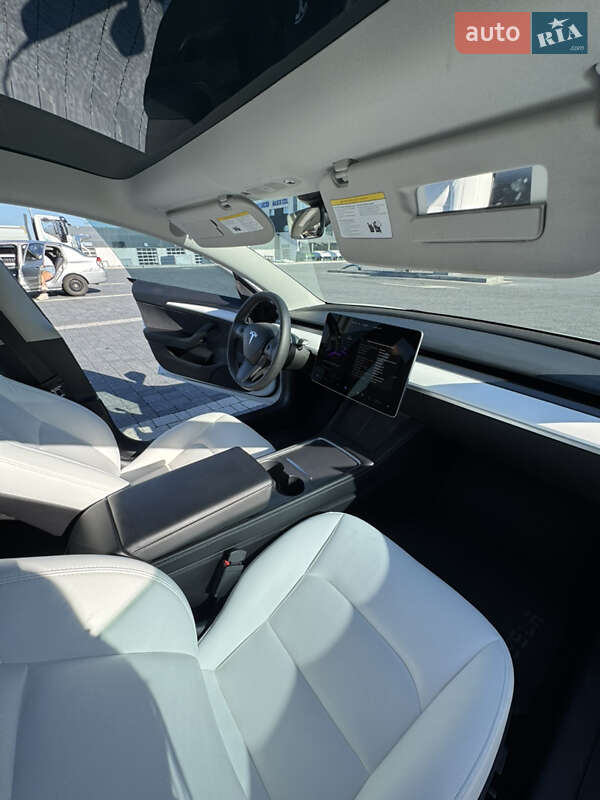 Седан Tesla Model 3 2022 в Львові