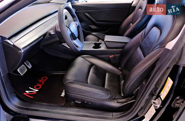 Седан Tesla Model 3 2019 в 