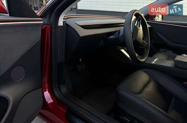 Седан Tesla Model 3 2024 в 