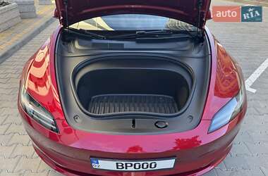 Седан Tesla Model 3 2024 в 