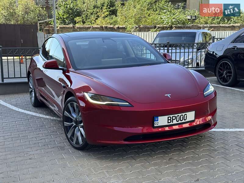 Седан Tesla Model 3 2024 в Одесі