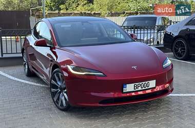 Седан Tesla Model 3 2024 в 