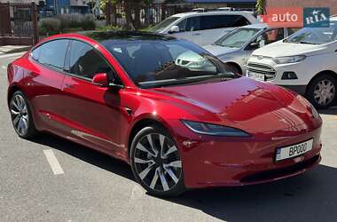 Tesla Model 3 2024
