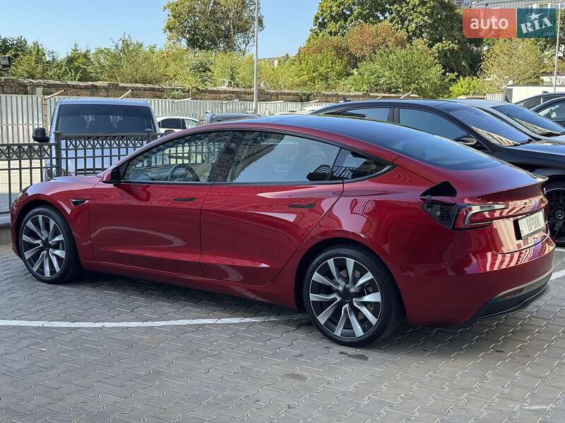 Седан Tesla Model 3 2024 в Одесі