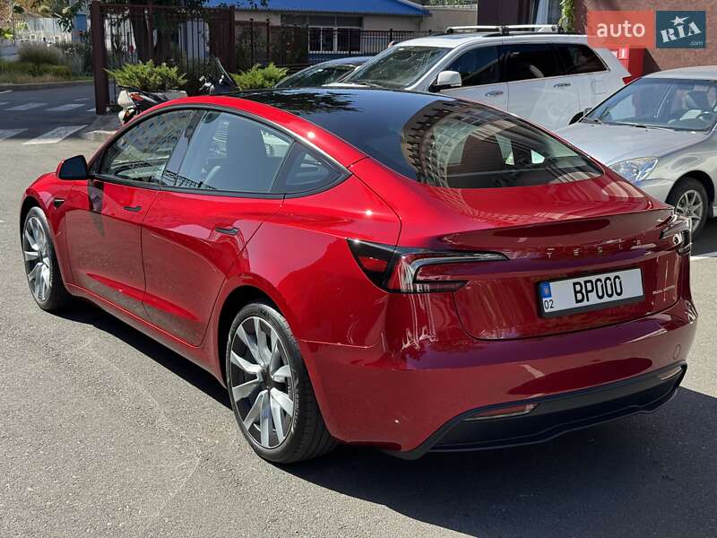 Седан Tesla Model 3 2024 в Одесі