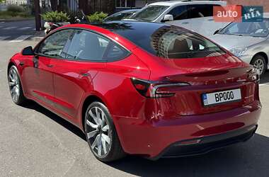 Седан Tesla Model 3 2024 в 