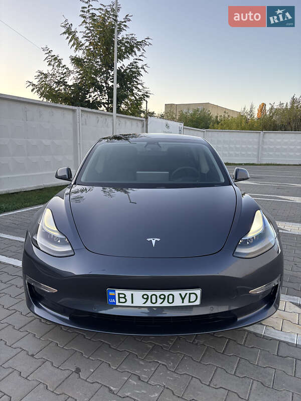 Седан Tesla Model 3 2021 в Києві