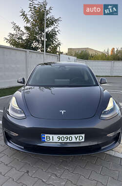 Седан Tesla Model 3 2021 в 