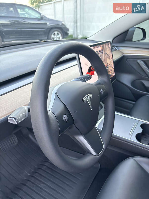 Седан Tesla Model 3 2021 в Києві