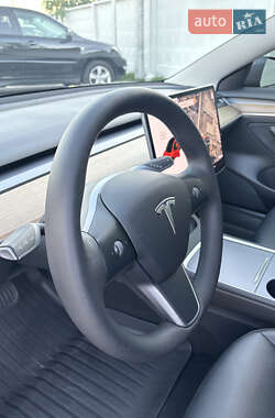 Седан Tesla Model 3 2021 в 