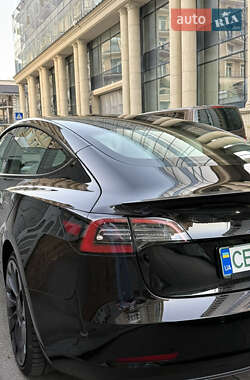 Седан Tesla Model 3 2022 в 