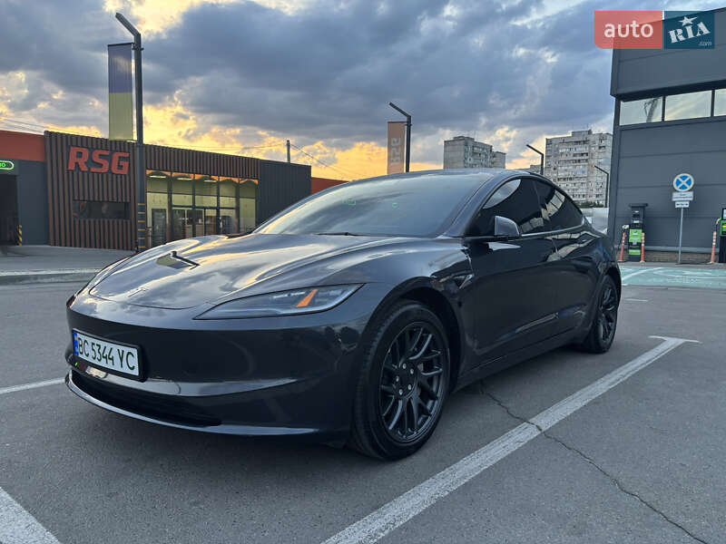 Седан Tesla Model 3 2024 в Харкові