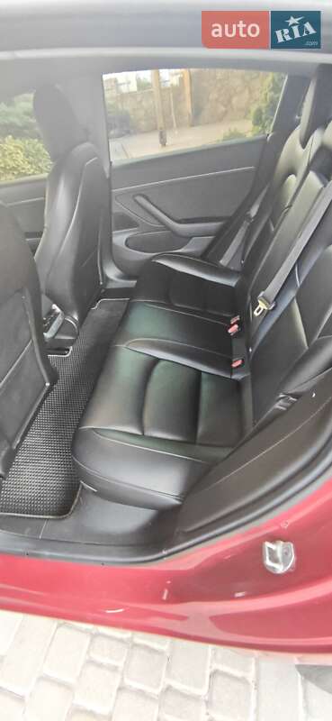 Седан Tesla Model 3 2018 в Вінниці