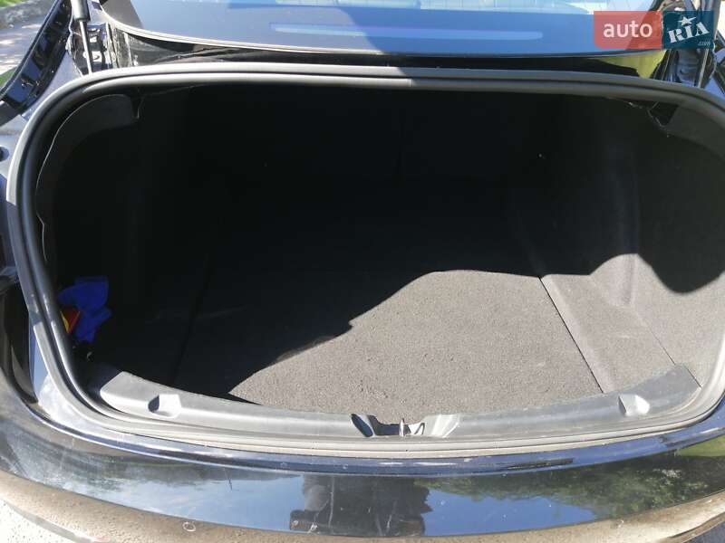 Седан Tesla Model 3 2018 в Рівному