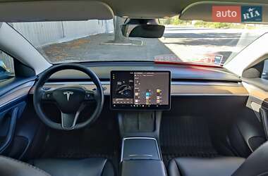 Седан Tesla Model 3 2022 в 