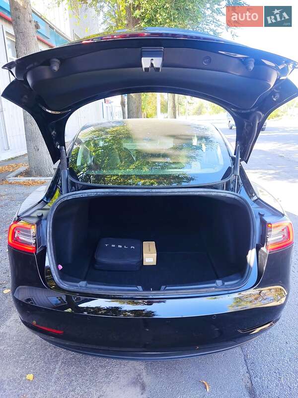 Седан Tesla Model 3 2022 в Дніпрі