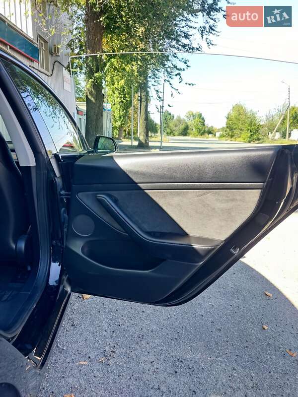 Седан Tesla Model 3 2022 в Дніпрі