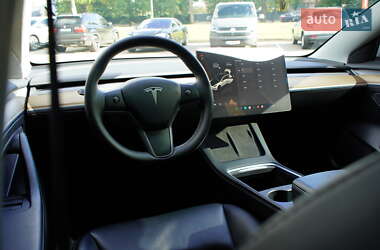 Седан Tesla Model 3 2022 в 