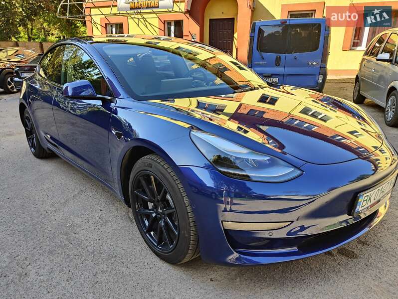 Tesla Model 3 2022