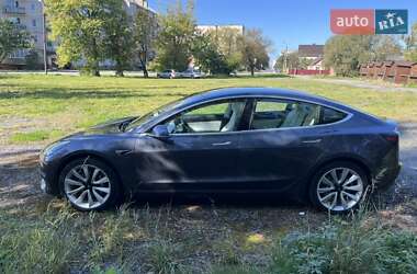 Седан Tesla Model 3 2020 в 