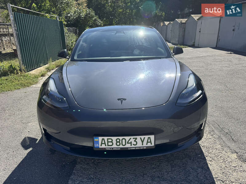 Седан Tesla Model 3 2023 в Виннице