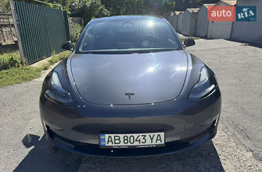 Седан Tesla Model 3 2023 в 