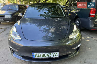 Седан Tesla Model 3 2023 в 
