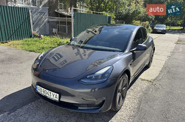 Седан Tesla Model 3 2023 в 
