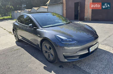 Седан Tesla Model 3 2023 в 