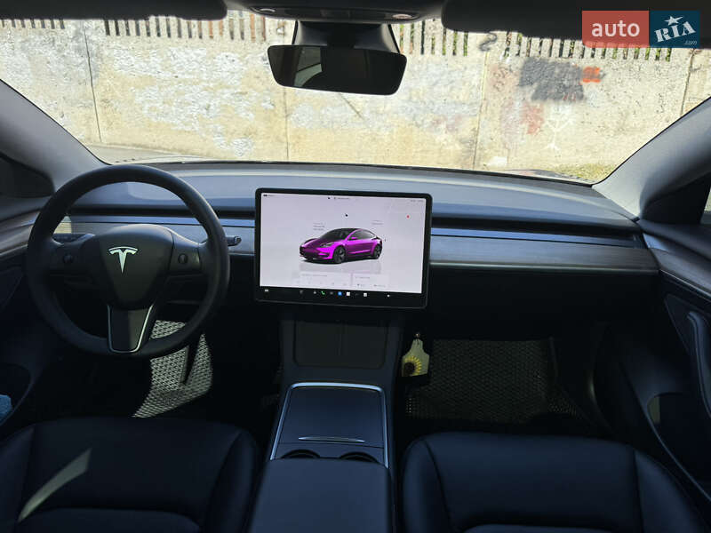 Седан Tesla Model 3 2023 в Виннице