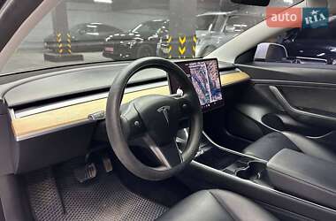 Седан Tesla Model 3 2019 в 
