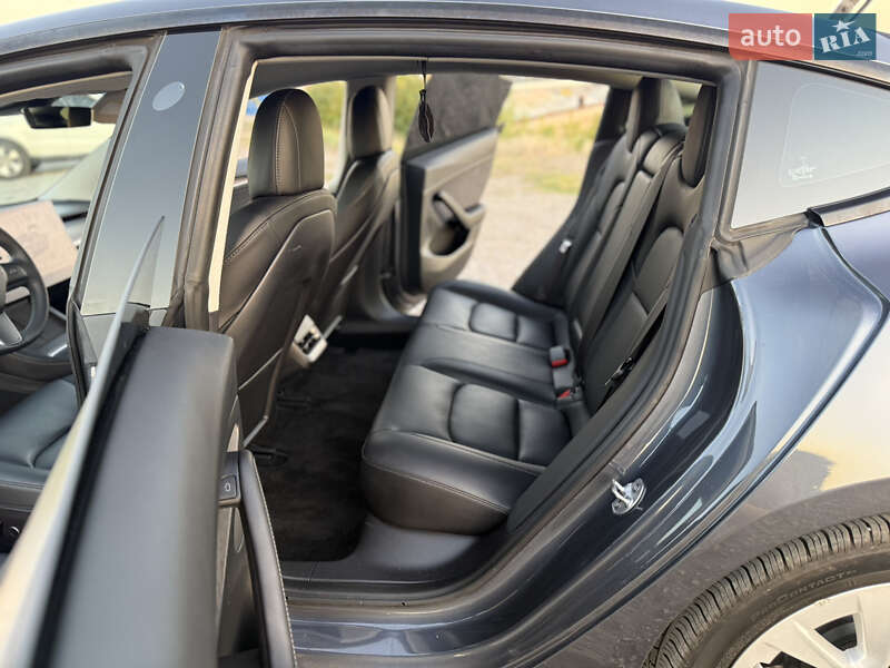 Седан Tesla Model 3 2022 в Дніпрі