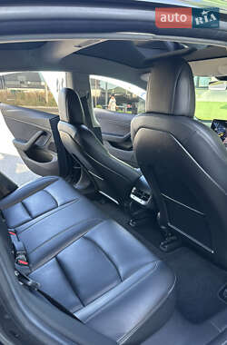 Седан Tesla Model 3 2018 в 