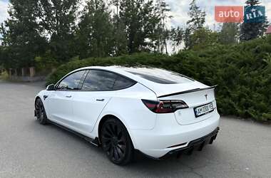Седан Tesla Model 3 2021 в Малине