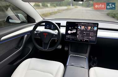 Седан Tesla Model 3 2021 в Малине