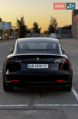 Седан Tesla Model 3 2021 в 