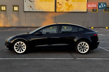 Седан Tesla Model 3 2021 в 