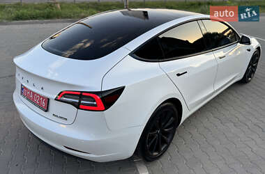Седан Tesla Model 3 2021 в 