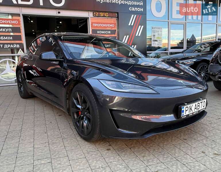 Седан Tesla Model 3 2024 в Львове