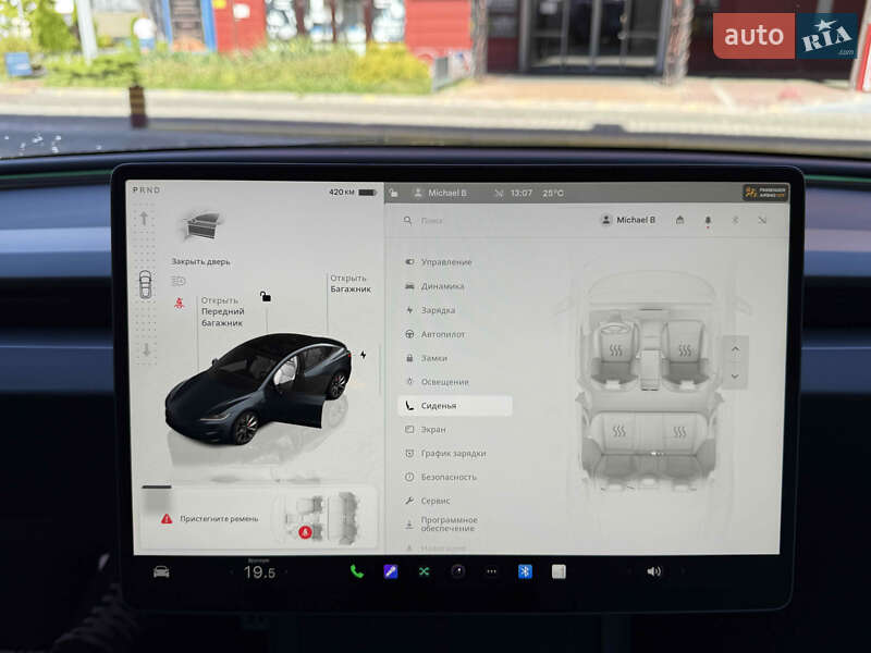 Седан Tesla Model 3 2024 в Львове