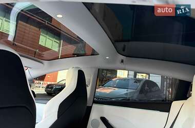 Седан Tesla Model 3 2024 в 