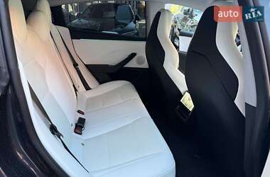 Седан Tesla Model 3 2024 в 
