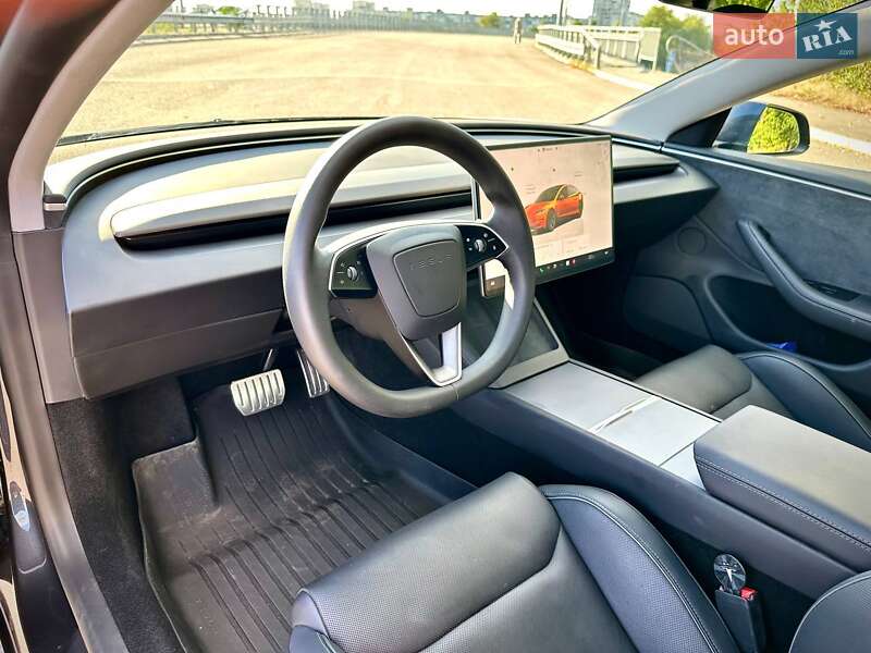 Седан Tesla Model 3 2024 в Запоріжжі