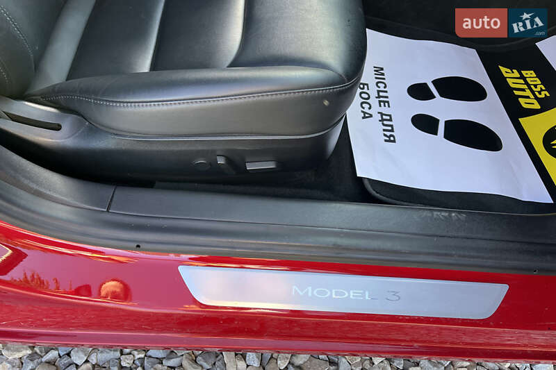 Седан Tesla Model 3 2019 в Коломиї