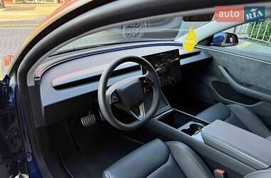 Седан Tesla Model 3 2024 в 