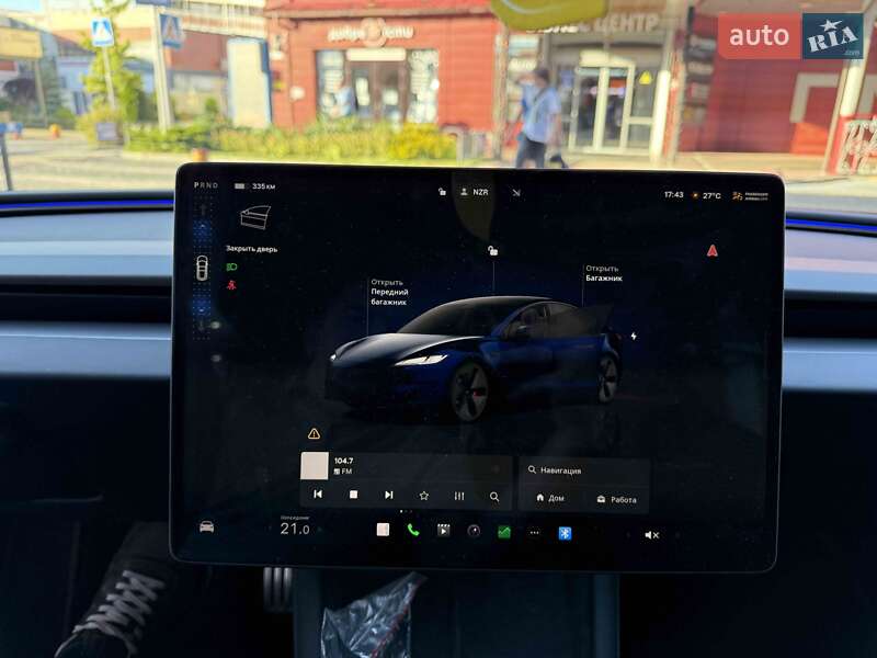 Седан Tesla Model 3 2024 в Львове