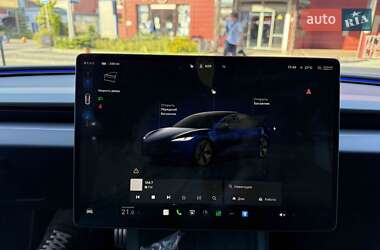 Седан Tesla Model 3 2024 в 