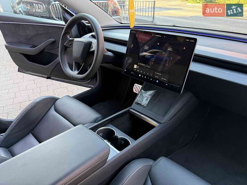 Седан Tesla Model 3 2024 в Львове
