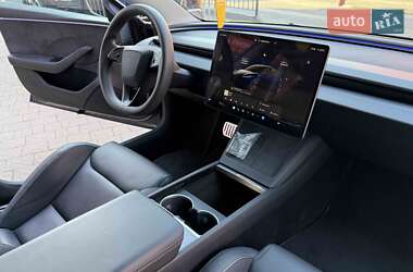 Седан Tesla Model 3 2024 в 