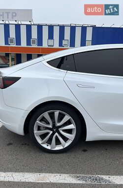 Седан Tesla Model 3 2019 в 